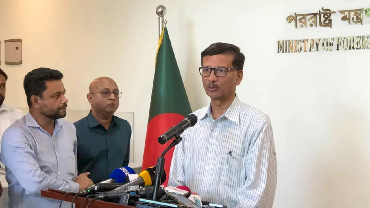 অন্তর্বর্তী সরকারের সঙ্গে ভারতের সম্পর্ক কেমন, জানালেন উপদেষ্টা