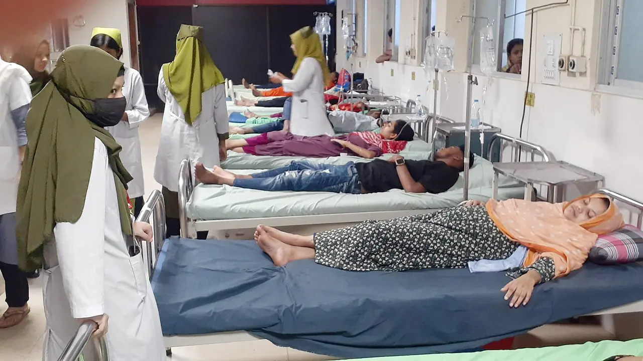 কারখানার পানি পান করে ১১ অন্তঃসত্ত্বাসহ দেড় শতাধিক শ্রমিক অসুস্থ