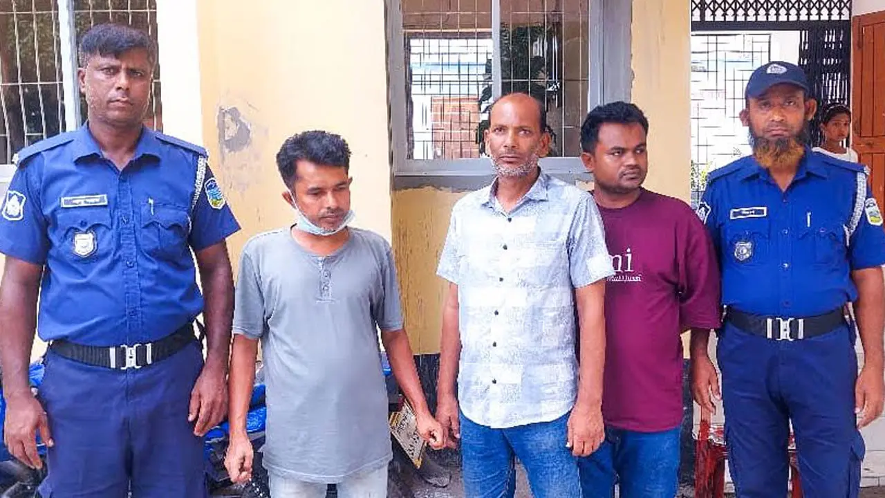 দোকান দখল করায় উপজেলা যুবদলের ৩ নেতাকর্মী আটক