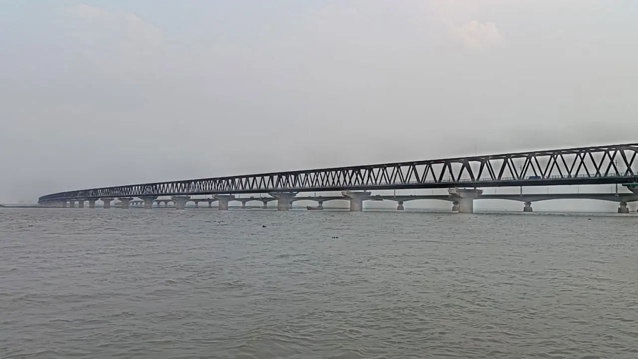 যমুনায় বাড়ছে পানি, তলিয়ে যাচ্ছে চরাঞ্চল ও ফসলি জমি