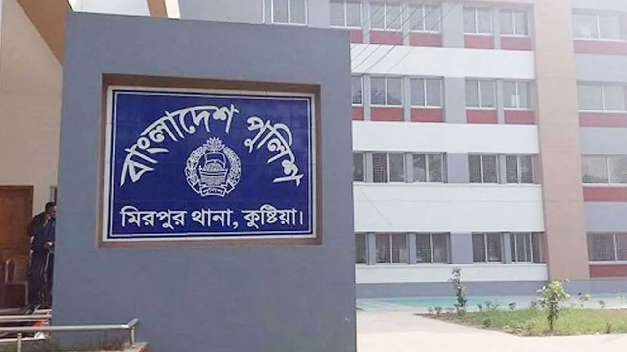 লাশবাহী অ্যাম্বুলেন্সে ডাকাতের হানা, লাশের শরীর তল্লাশি
