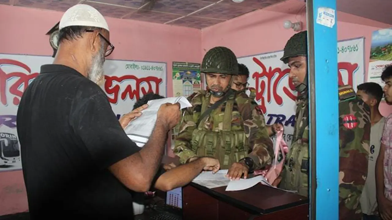 ঈদফেরত দেড় শতাধিক যাত্রী পেলেন ভাড়ার অতিরিক্ত অর্থ