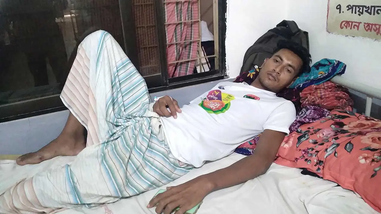 যুবদল কর্মীকে তুলে নিয়ে রাতভর পেটালেন যুবলীগ নেতা