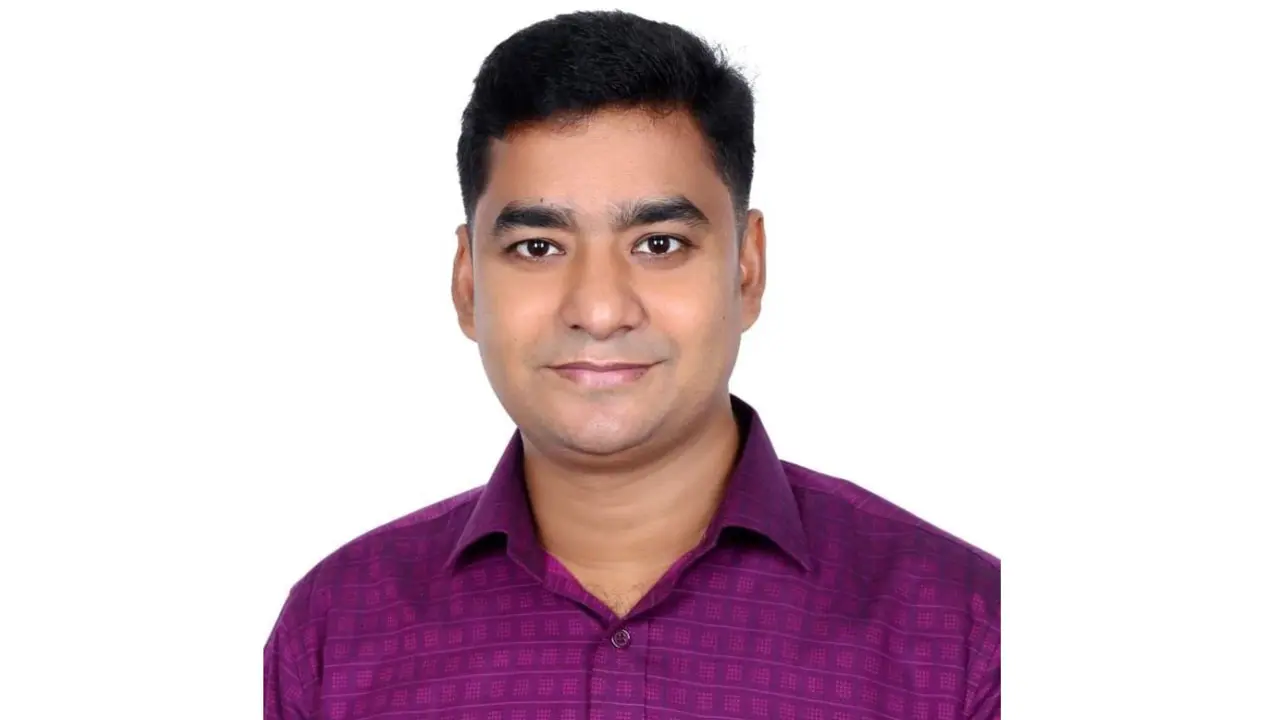 বিশ্ববিদ্যালয়ে ভর্তির সুযোগ পাওয়া দুই শিক্ষার্থীর দায়িত্ব নিলেন নাছির