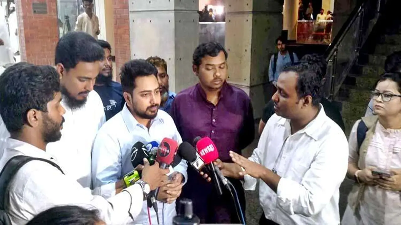 বাজেট নিয়ে প্রতিক্রিয়া চাইলেন সাংবাদিকরা, যা বললেন নাহিদ