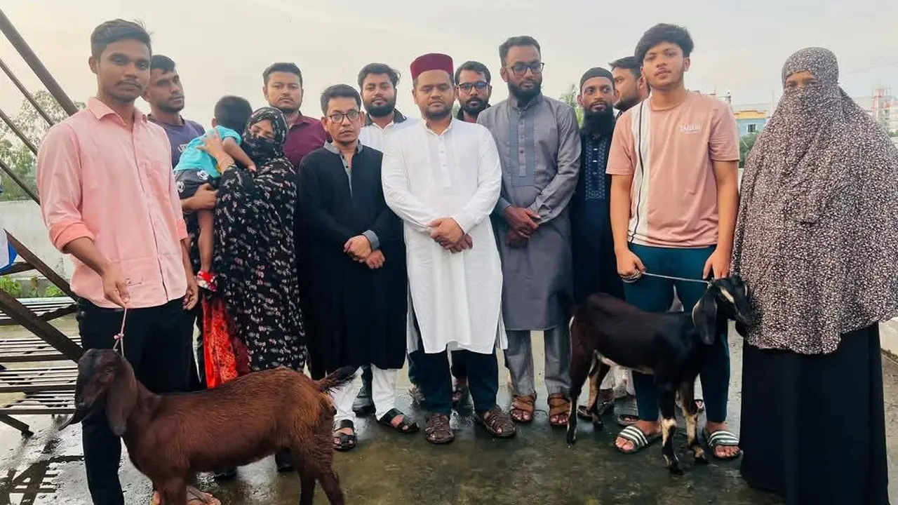 সোনারগাঁয়ে ৫ শহীদ পরিবারকে কোরবানির পশু উপহার দিলো এনসিপি