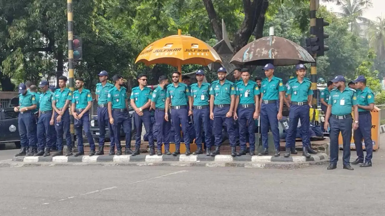 নাগরিকদের নিরাপত্তাই পুলিশের ঈদ আনন্দ