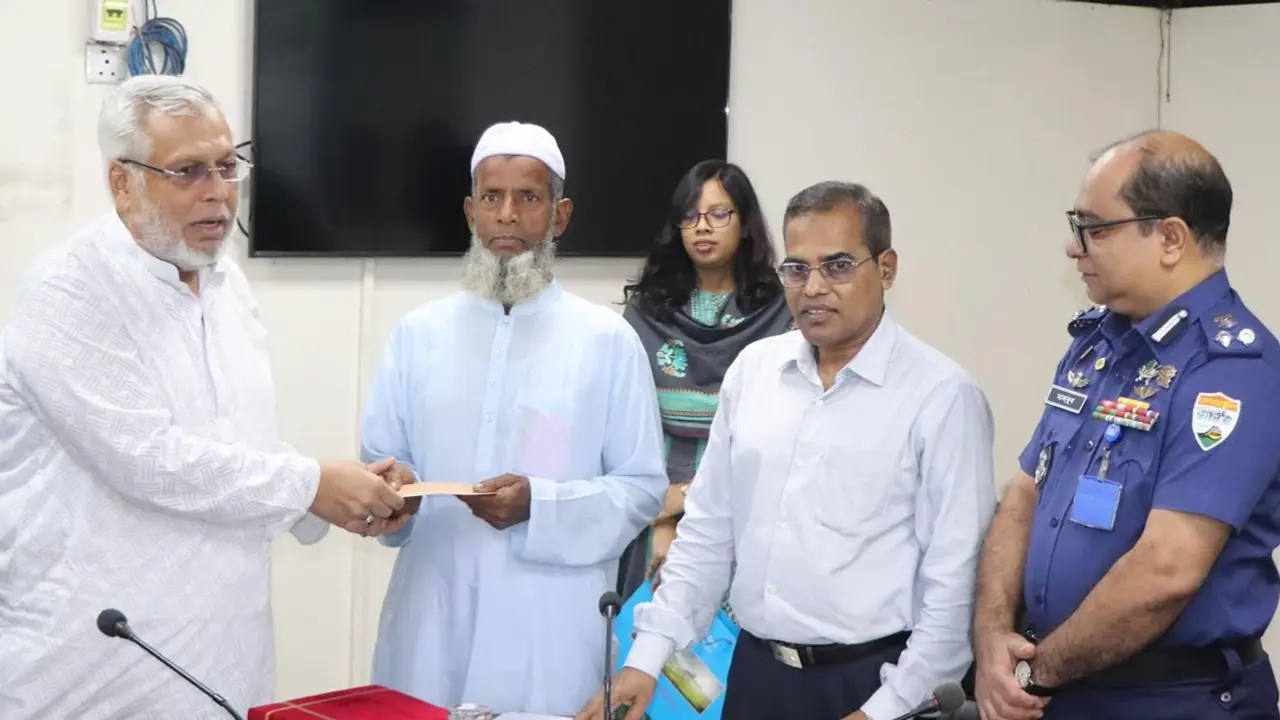 তিন রেলকর্মী পেলেন সাহসিকতার স্বীকৃতি