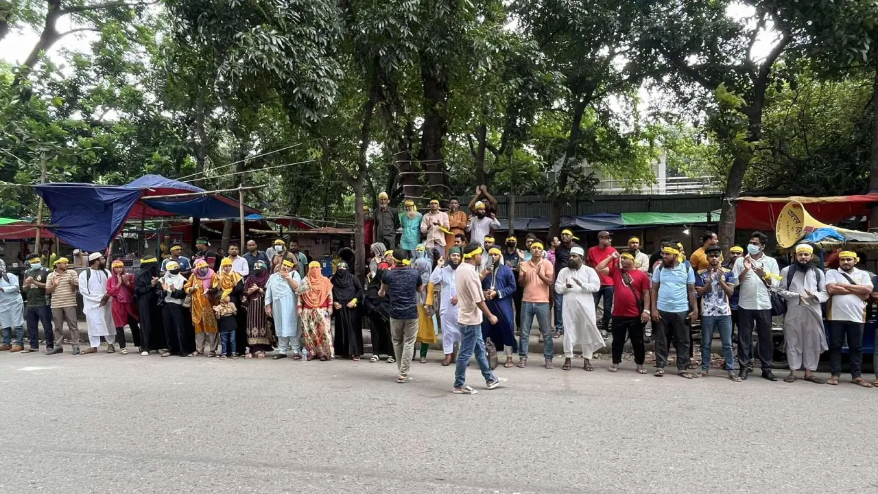 এনটিআরসিএ কার্যালয়ের সামনে চাকরি প্রত্যাশীদের ফের অবস্থান