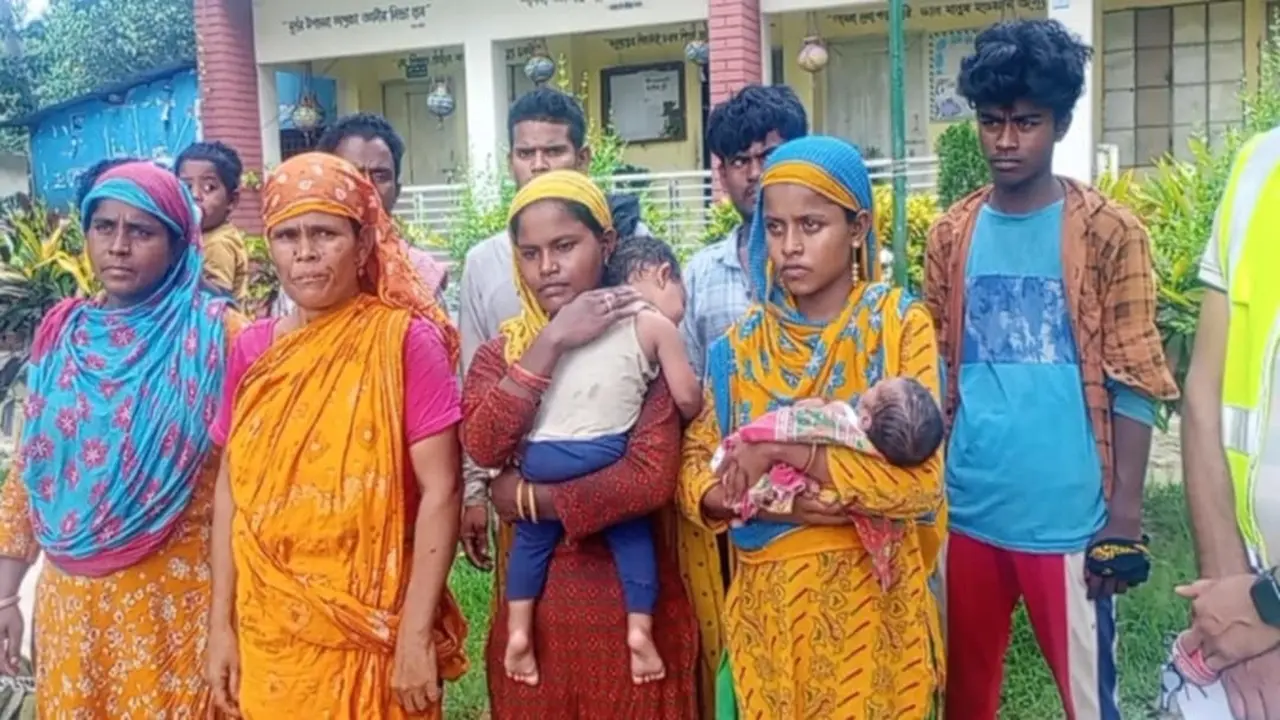 মুজিবনগর সীমান্তে ভারতের পুশইন, ৩ শিশুসহ আটক ১২