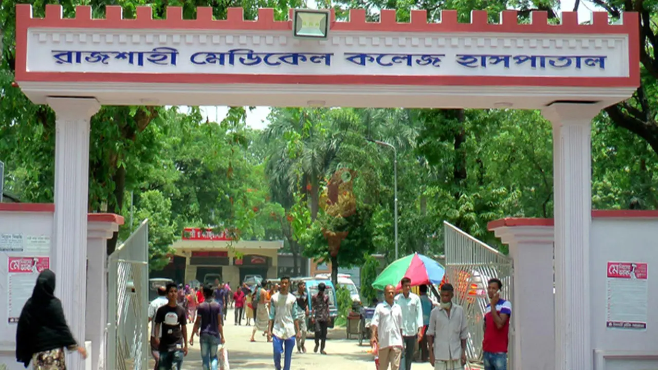 হাসপাতালের টয়লেটের দরজা ভেঙে করোনা রোগীর মরদেহ উদ্ধার