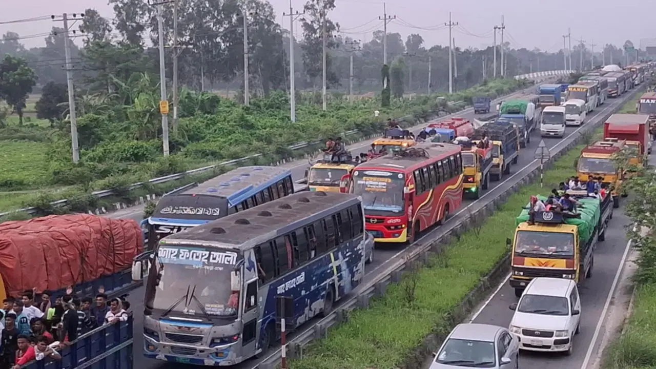 ঢাকা-টাঙ্গাইল-যমুনা সেতু মহাসড়কে ২৩ কিলোমিটার যানজট