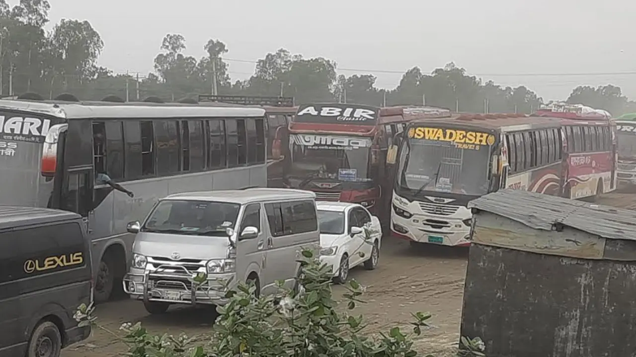 যমুনা সেতুর পশ্চিম পাড়ে যানজট-ধীরগতি