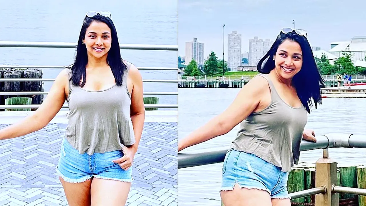 সাধারণ লুকেই নজর কাড়লেন রুনা খান