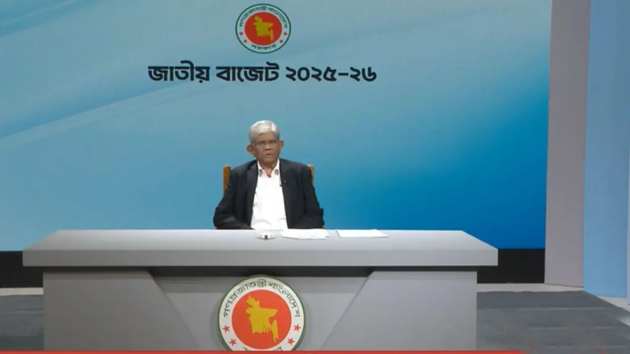 আওয়ামী লীগ সরকার আর্থিক খাত ধ্বংসের কিনারায় নিয়ে গেছে : অর্থ উপদেষ্টা