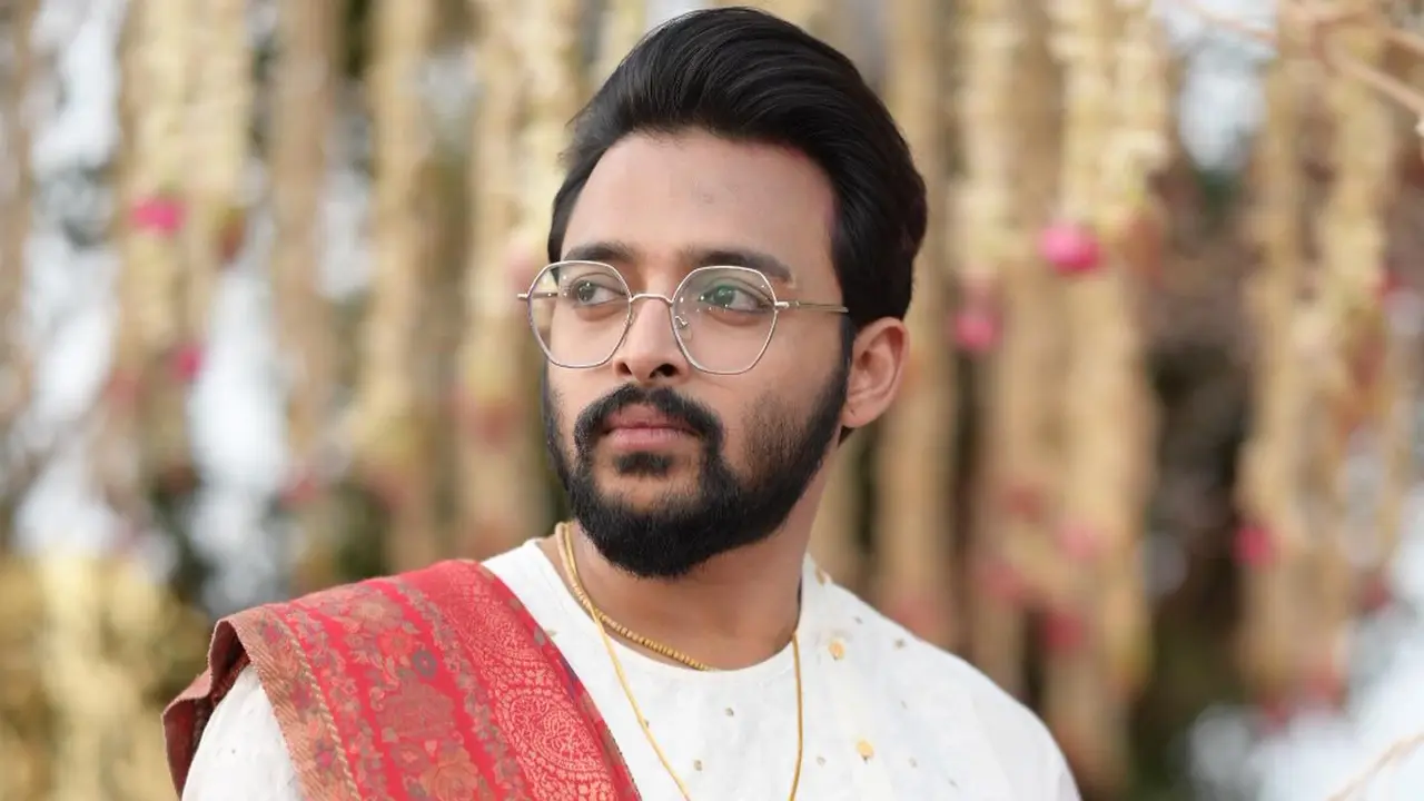‘রাজনীতিতে থাকতে গেলে চামড়া মোটা করতে হবে’