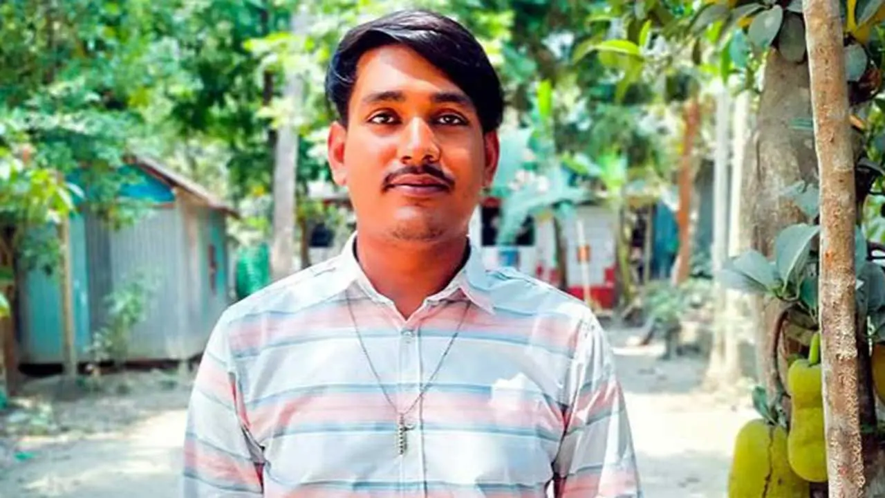 ছেলে হয়ে বাবা-মায়ের মানসম্মান এভাবে নষ্ট করে বেঁচে থাকতে পারব না