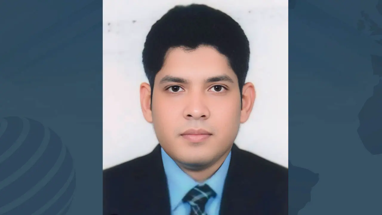 নারীর সঙ্গে অন্তরঙ্গ ভিডিও ভাইরাল, শরীয়তপুরের ডিসিকে ওএসডি