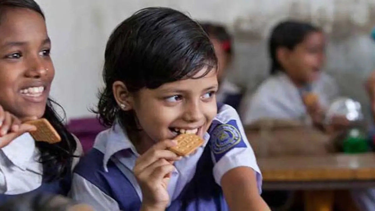 ১৫০ উপজেলায় প্রাথমিক স্কুলে খাবার পাবে শিশুরা, শুরু হচ্ছে তথ্য সংগ্রহ