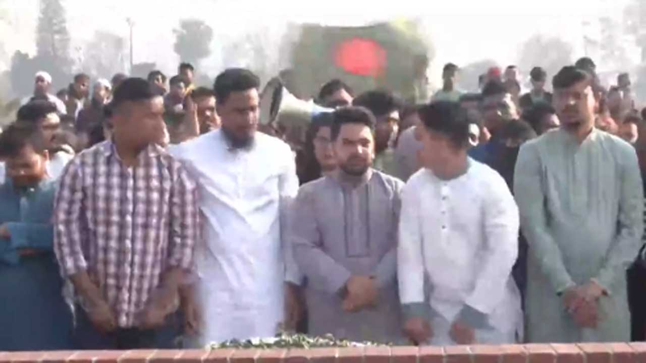 স্মৃতিসৌধে শ্রদ্ধা নিবেদনের মধ্যদিয়ে এনসিপির কার্যক্রম শুরু