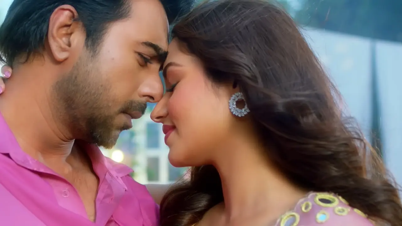 অপূর্ব-ফারিণের এমন রোম্যান্স দেখেনি কেউ আগে!