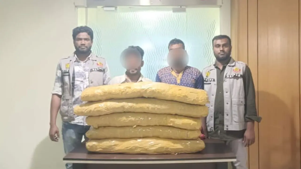 ৮৫ কেজি গাঁজাসহ ঢাকায় তিন মাদক কারবারি গ্রেপ্তার