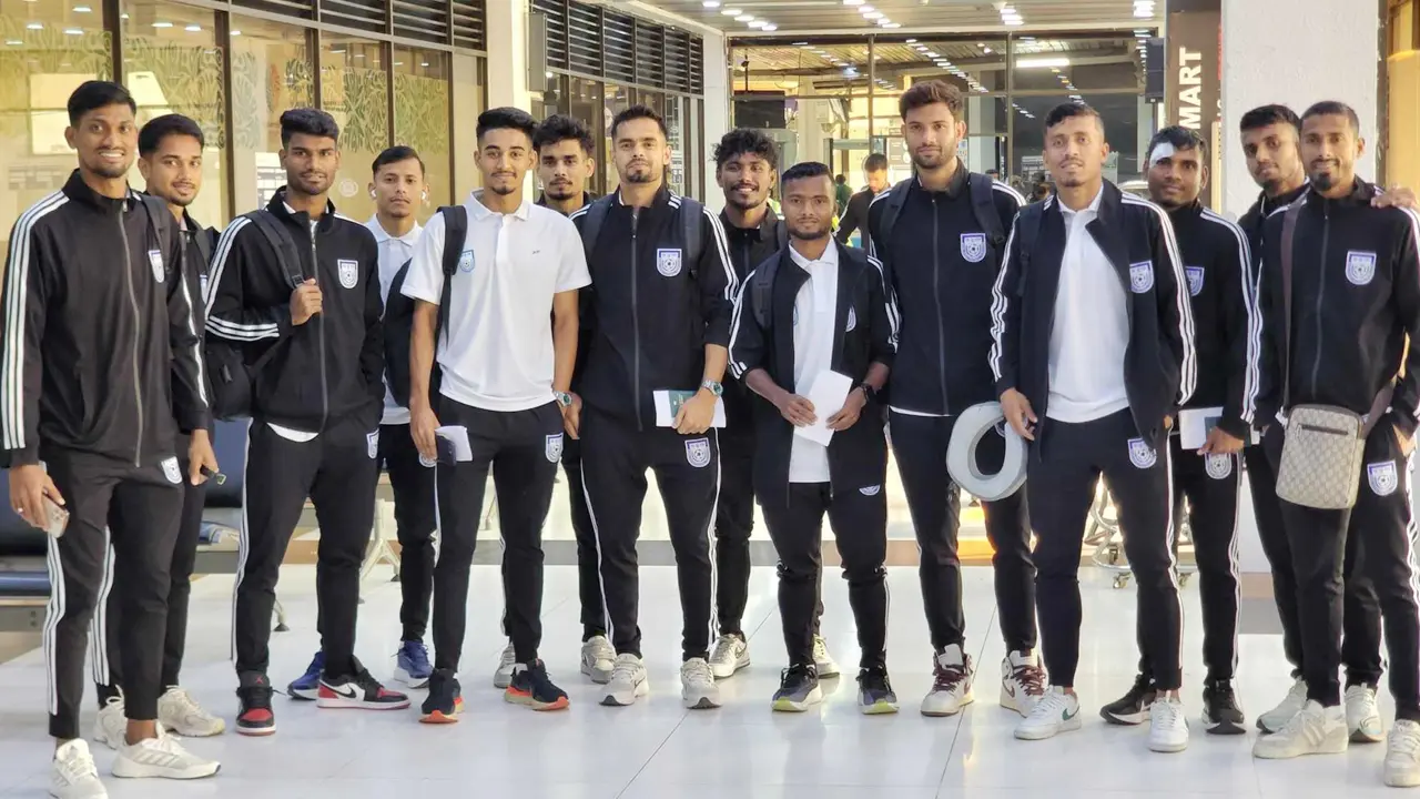 ‘দৌড়’ পৃষ্ঠপোষক হলেও ট্র্যাকস্যুট কিনলো বাফুফে