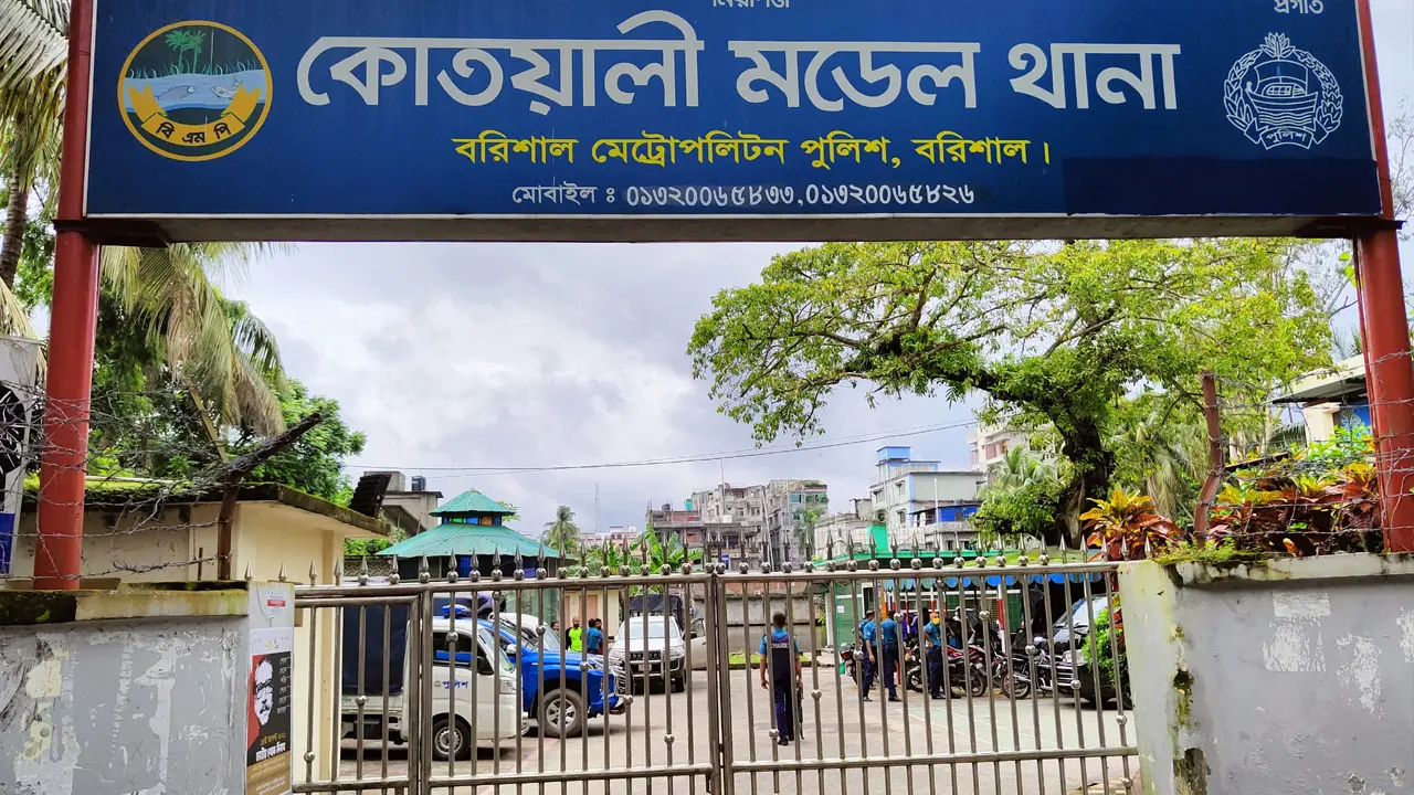 কীর্তনখোলার তীরে মিলল নবজাতক, সঙ্গে দুধ ভর্তি ফিডার ও কাঁথা