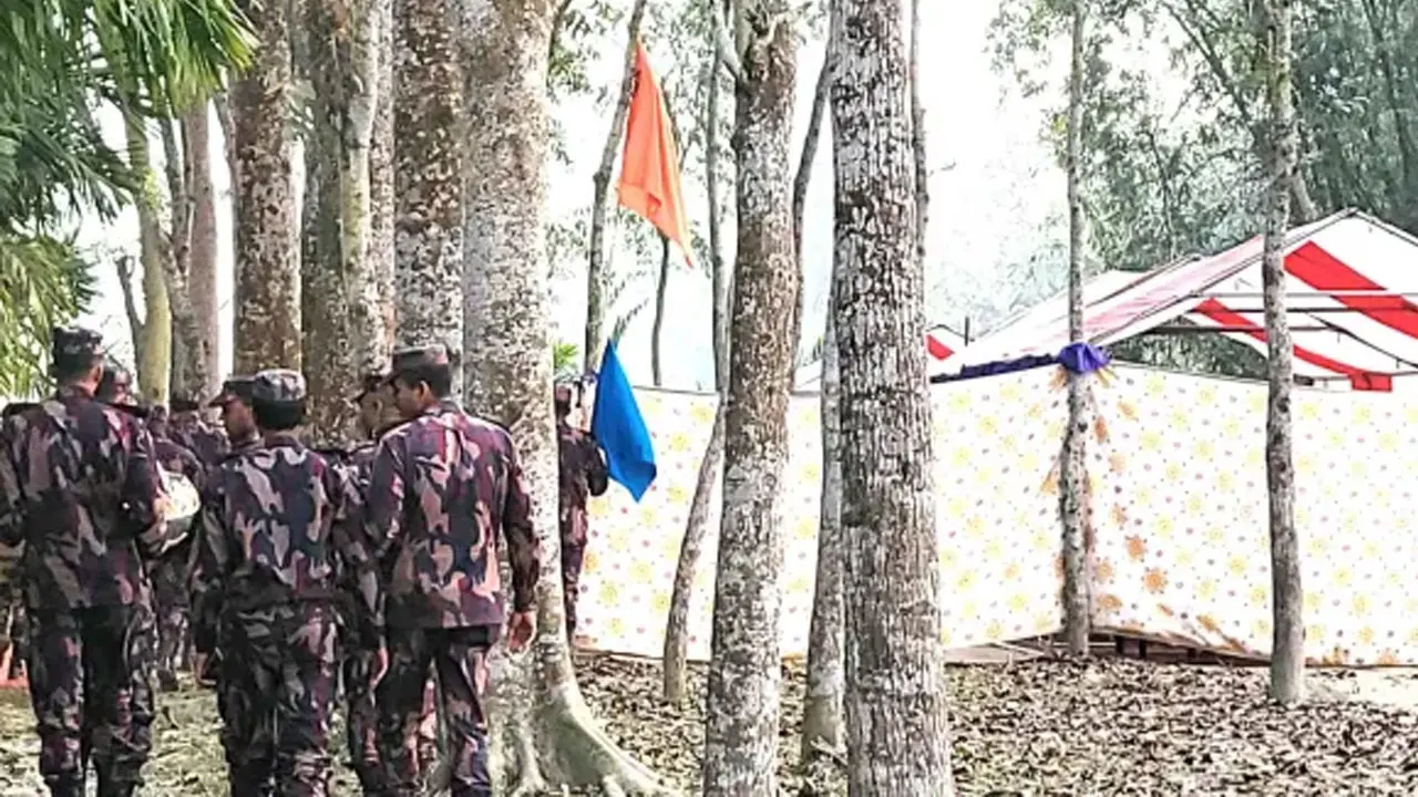 ফুলবাড়ী সীমান্তে বিজিবি-বিএসএফের পতাকা বৈঠক