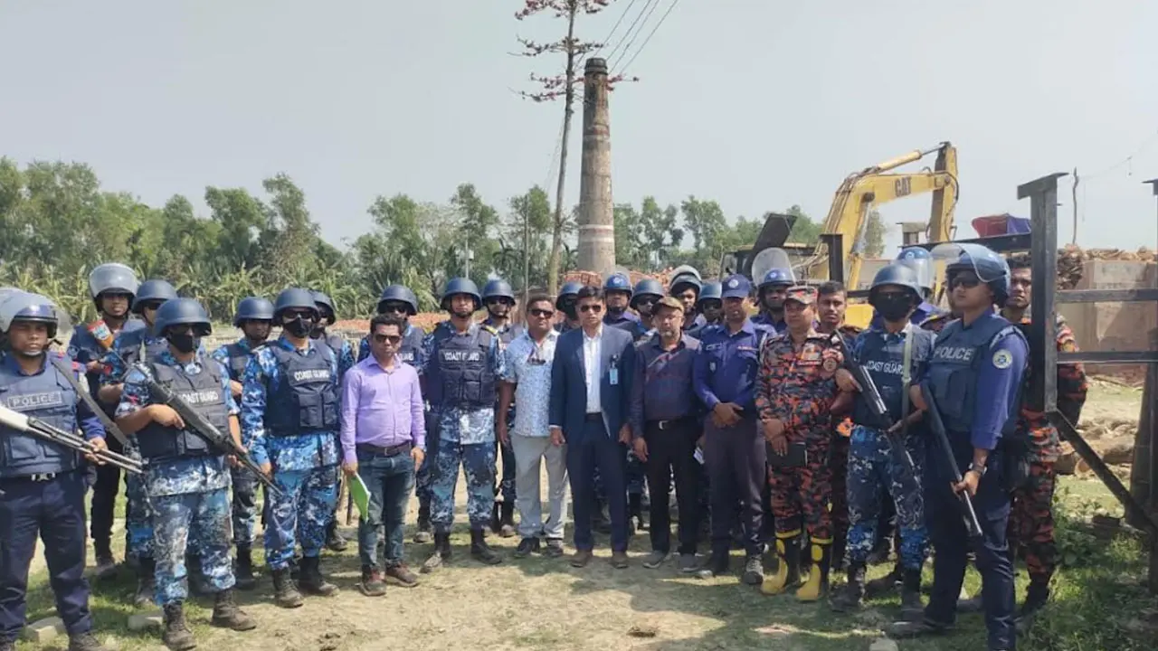 ভোলায় ৪ ইটভাটাকে ২০ লাখ টাকা জরিমানা, লক্ষাধিক কাঁচা ইট ধ্বংস
