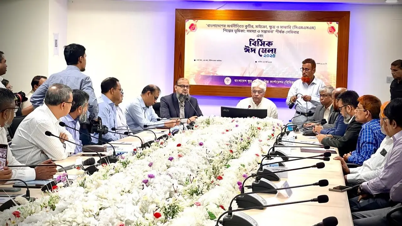 উদ্যোক্তাদের পাশে দাঁড়াতে হবে : শিল্প উপদেষ্টা