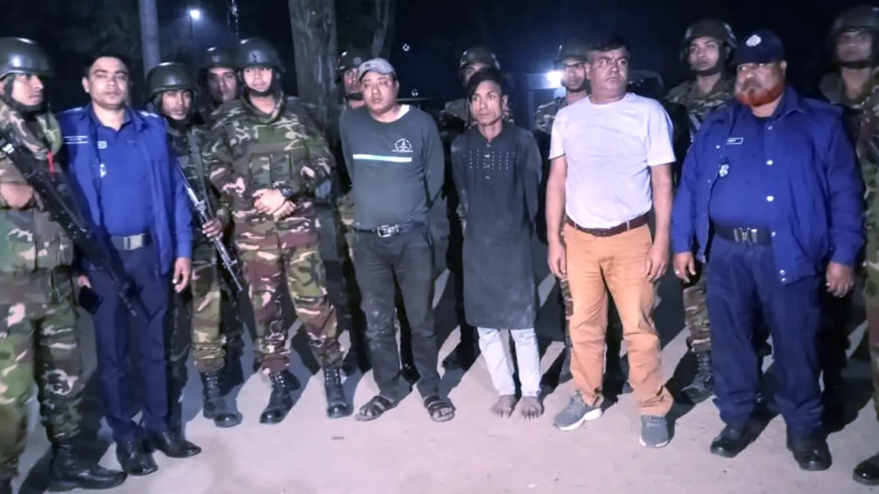 চাঁদাবাজির অভিযোগে বিএনপির তিন কর্মী আটক