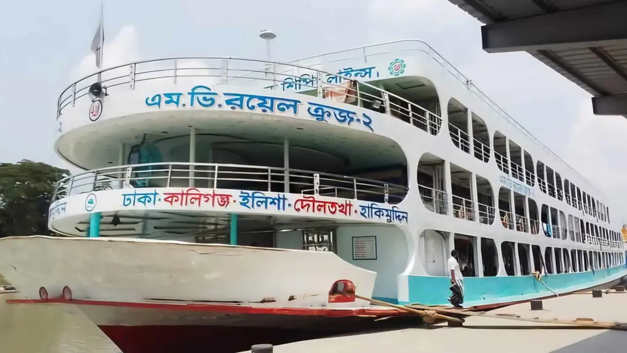 লঞ্চে হামলা ও ভাঙচুরের অভিযোগে ১৩ যাত্রী কারাগারে