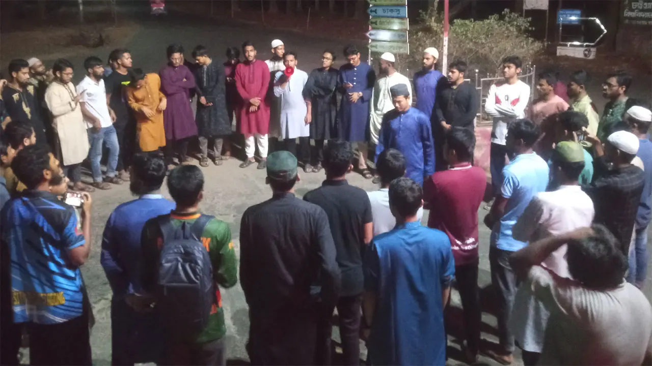 ভারতে মুসলমানদের ওপর হামলা ও মসজিদ ভাঙার প্রতিবাদে চবিতে বিক্ষোভ