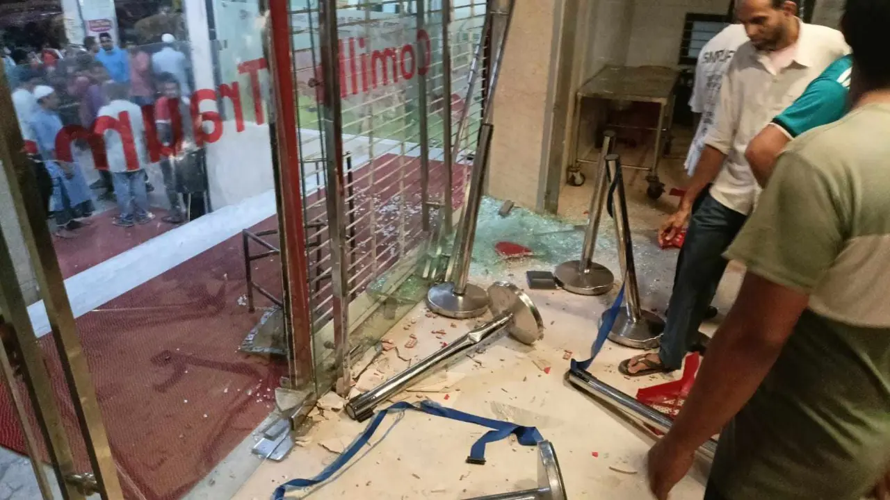 কুমিল্লায় ভুল চিকিৎসায় যুবকের মৃত্যুর অভিযোগ, হাসপাতাল ভাঙচুর