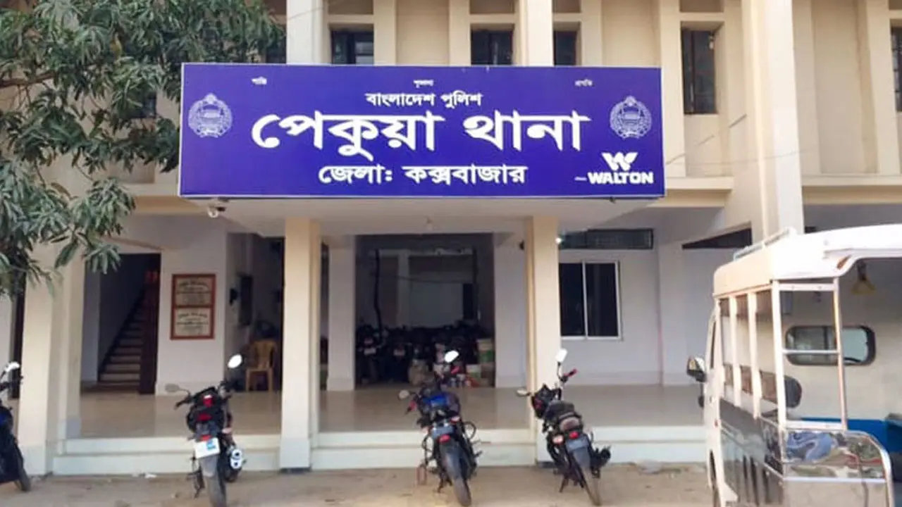 পুলিশ কর্মকর্তার বাড়ি থেকে গরু লুট