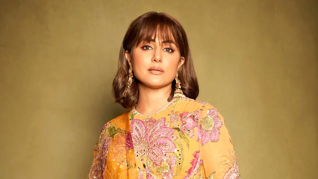 শৈশবের স্মৃতি তুলে ধরে যা বললেন হিনা খান