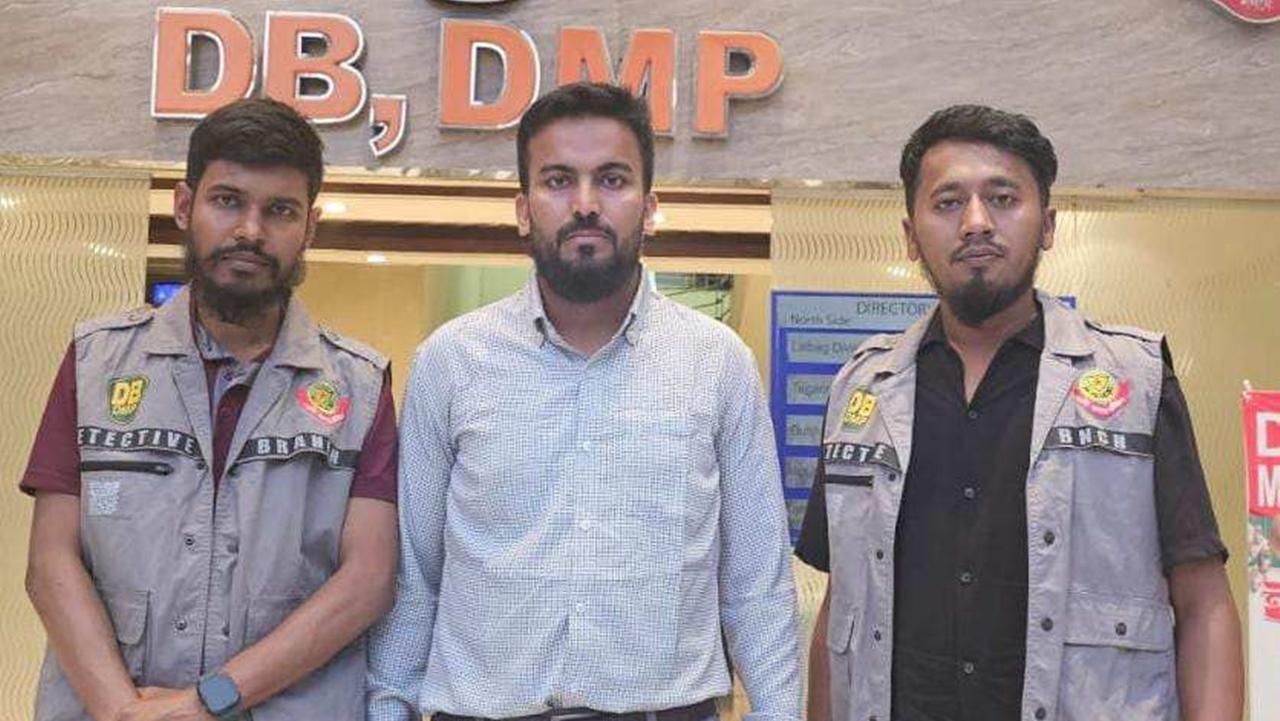 শ্যামলী স্কয়ারে নারীর প্রতি সহিংসতা : রাসেল গ্রেপ্তার