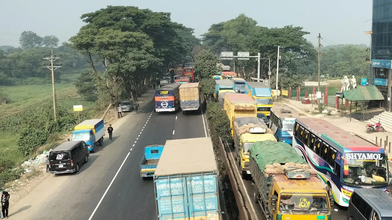 ঢাকা-চট্টগ্রাম মহাসড়কে ঈদযাত্রা: গজারিয়ায় দীর্ঘ যানজট
