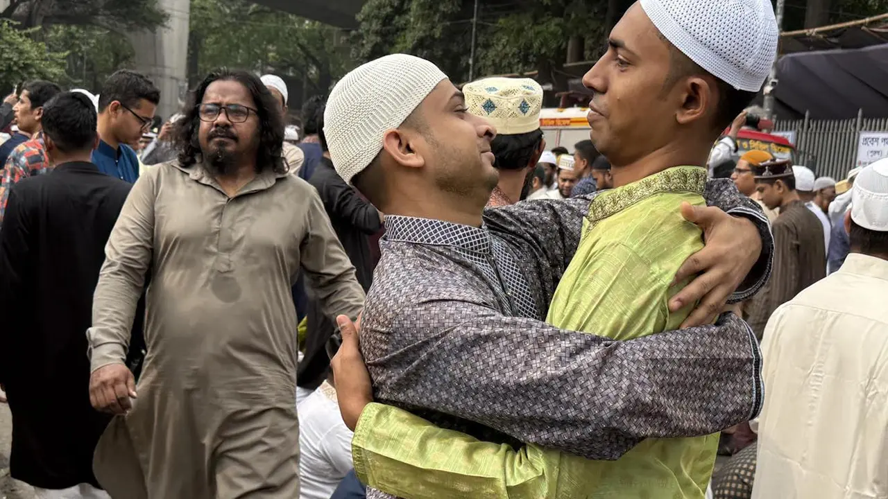 জাতীয় ঈদগাহে ঈদুল ফিতরের প্রধান জামাত অনুষ্ঠিত