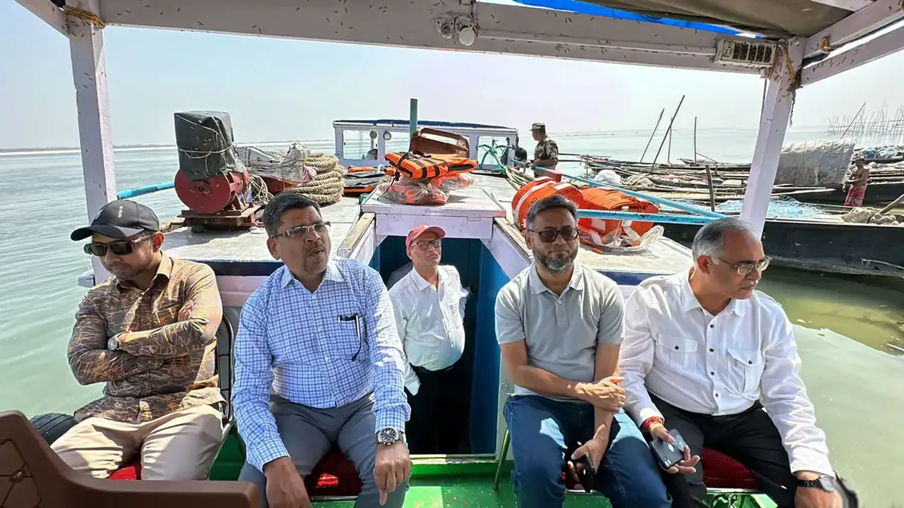 গঙ্গার পানি দেখতে বাংলাদেশ ও ভারতের প্রতিনিধিরা ফারাক্কায়