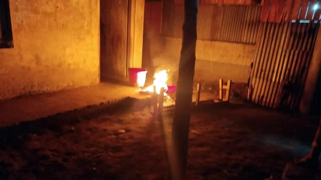 গাইবান্ধায় বিএনপি কার্যালয়ে ভাঙচুর-অগ্নিসংযোগ