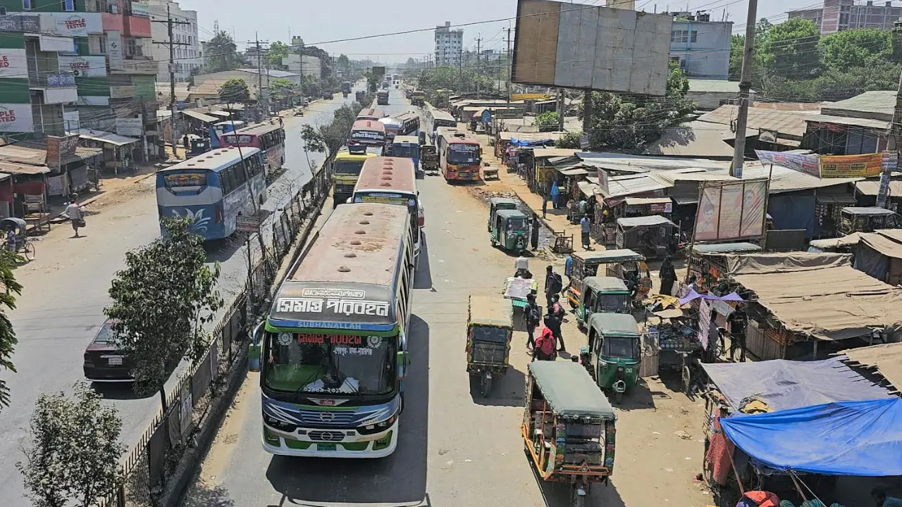 গাজীপুরের মহাসড়কে বেড়েছে ঘরমুখো মানুষের ভিড়