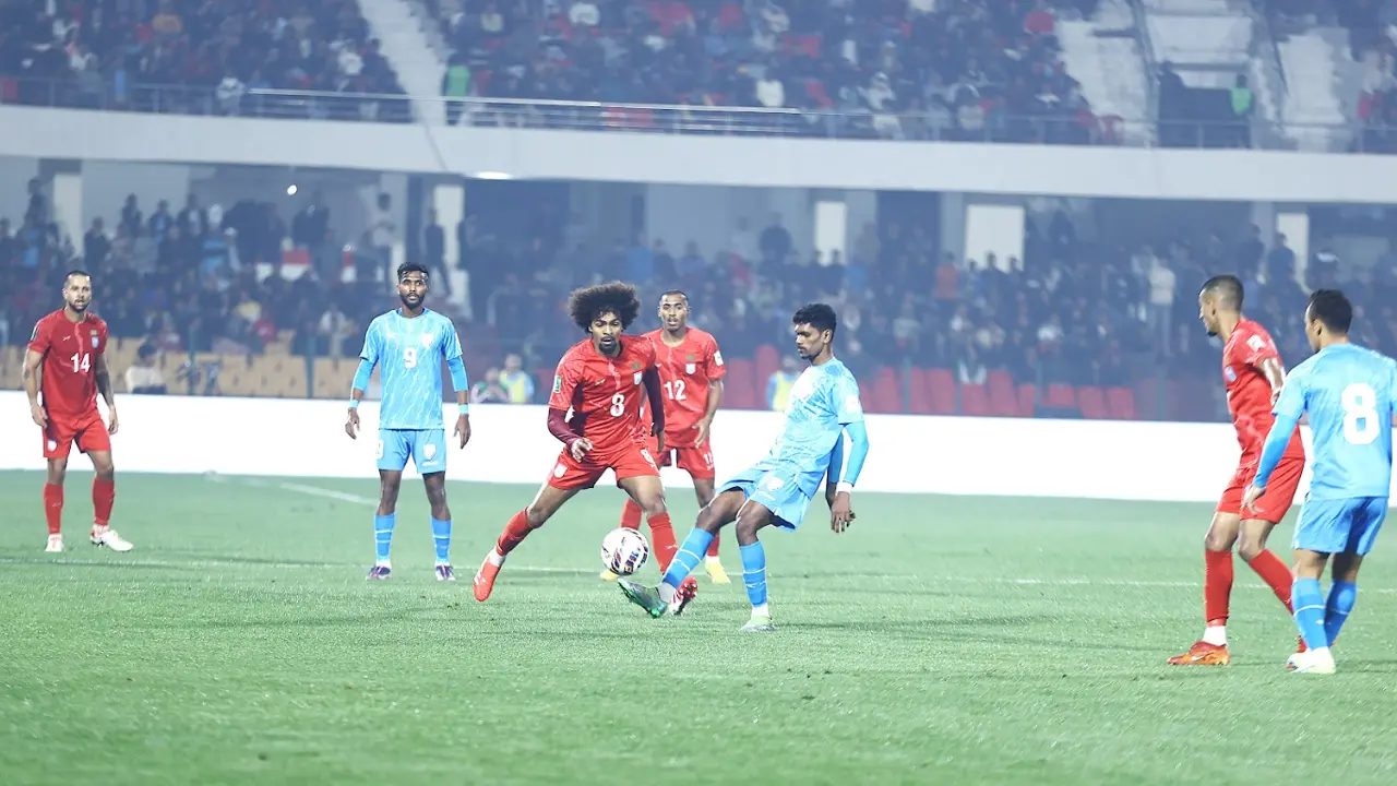 মাঠজুড়ে খেললেন হামজা, ভারত থেকে ড্র নিয়ে ফিরছে বাংলাদেশ