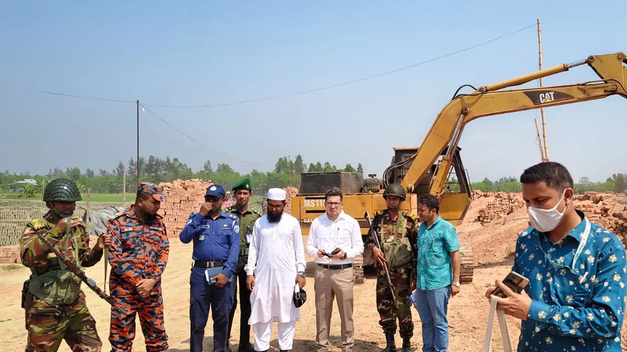 লক্ষ্মীপুরে তিন ইটভাটার মালিককে সাড়ে ৪ লাখ টাকা জরিমানা