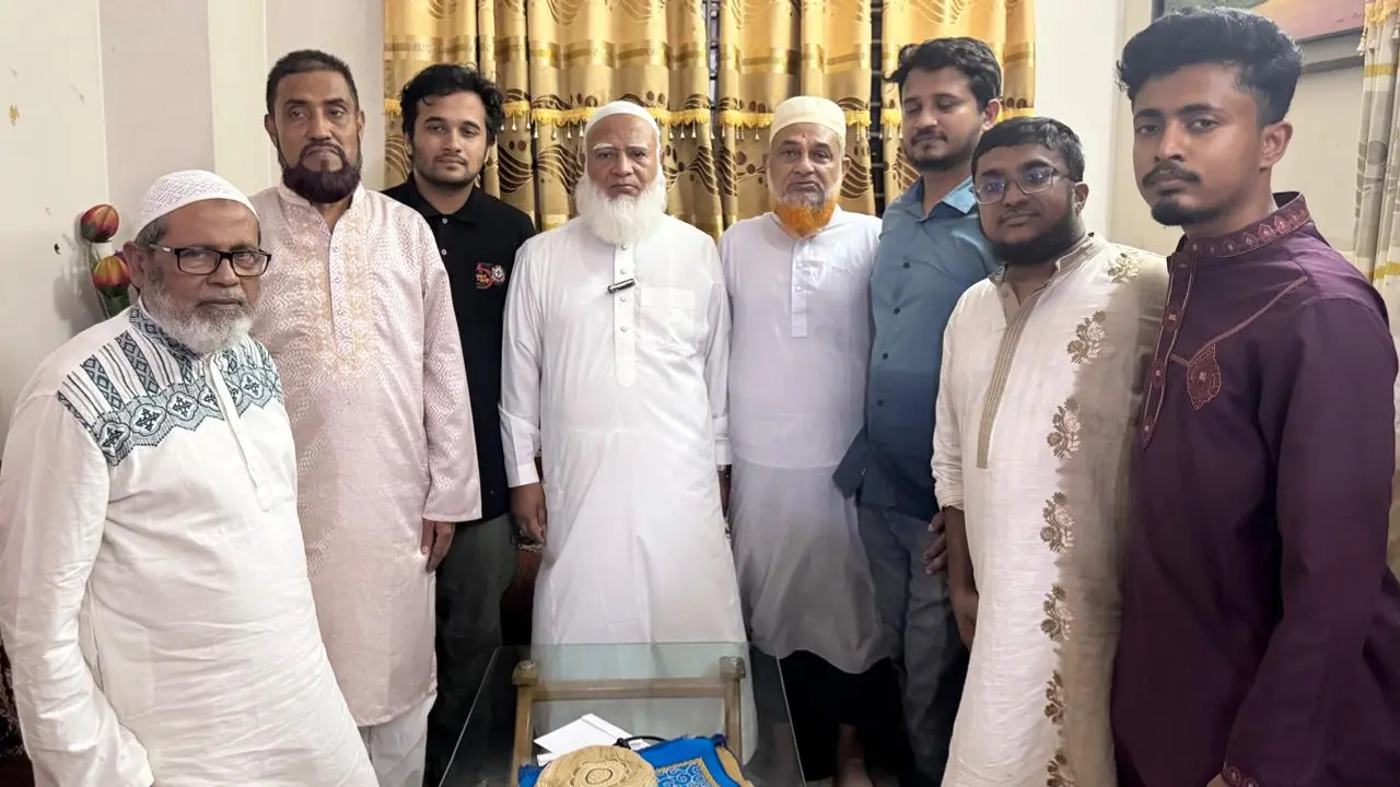 শহীদ মীর মুগ্ধের পরিবারের সঙ্গে জামায়াত আমিরের সাক্ষাৎ