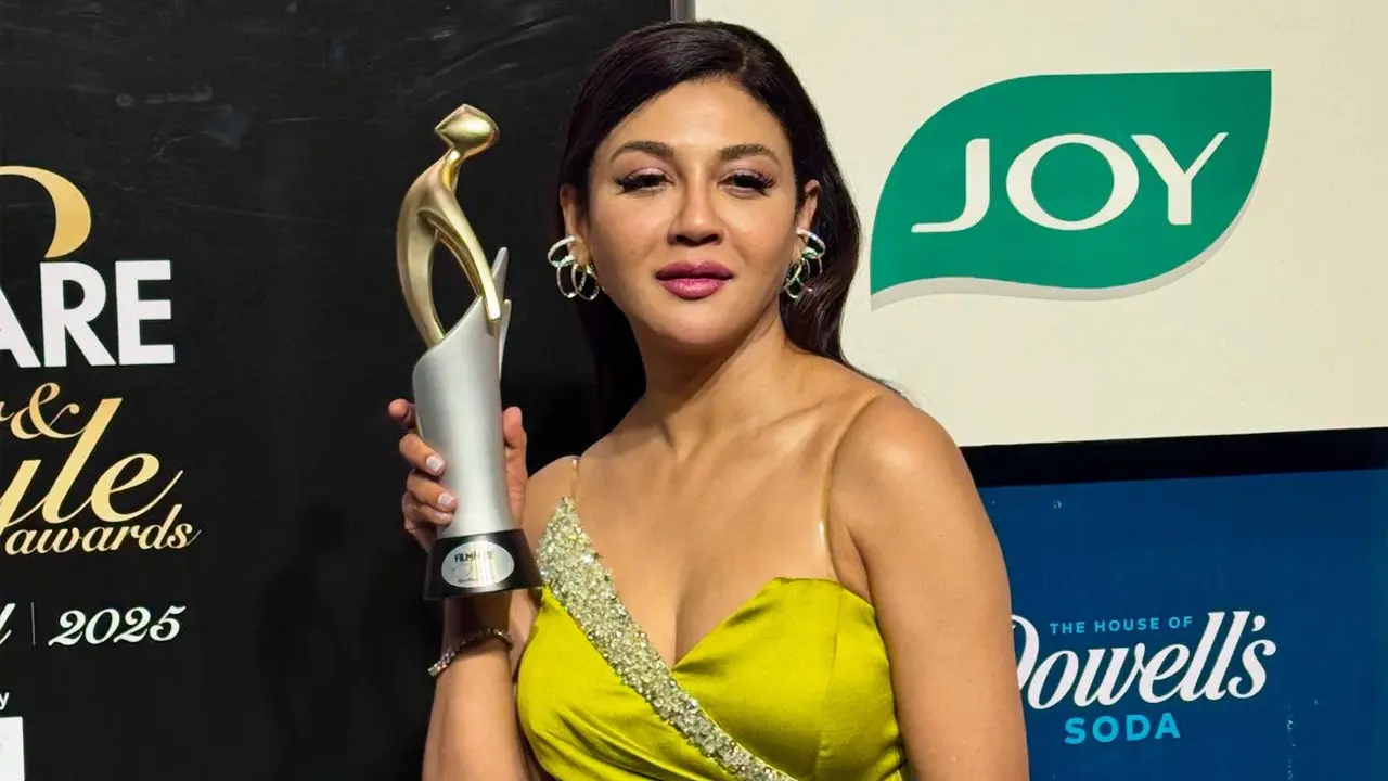 কলকাতা ফিল্মফেয়ারে ‘ট্র্যাডিশনাল কুইন’ জয়া