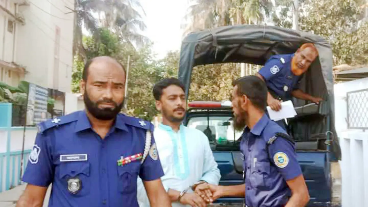 ঝালকাঠিতে বিস্ফোরক মামলায় ছাত্রলীগ নেতা কারাগারে