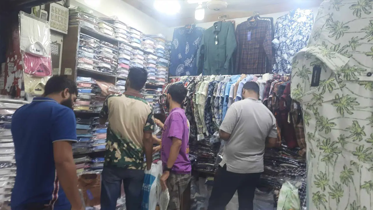 ঈদের আগে মার্কেটে শেষ সময়ের ব্যস্ততা