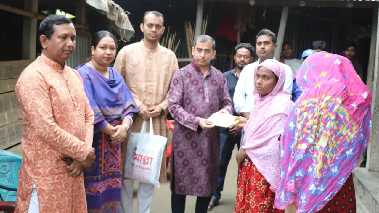 মাগুরার সেই শিশুর পরিবারের পাশে জেলা প্রশাসক